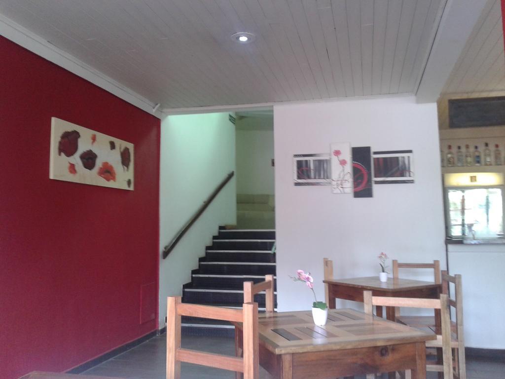 Nuevo Hotel Misiones 푸에르토이과수 외부 사진