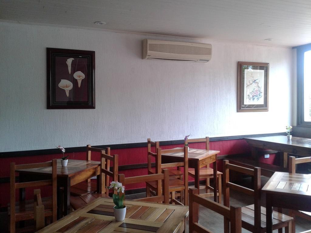 Nuevo Hotel Misiones 푸에르토이과수 외부 사진