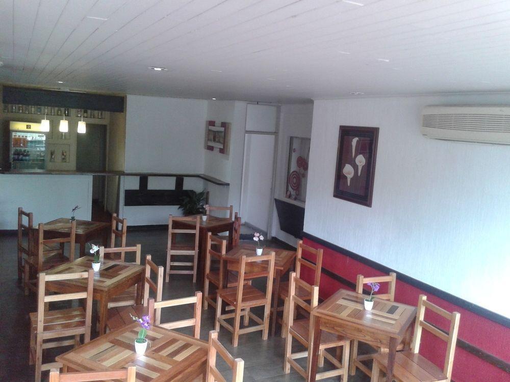 Nuevo Hotel Misiones 푸에르토이과수 외부 사진