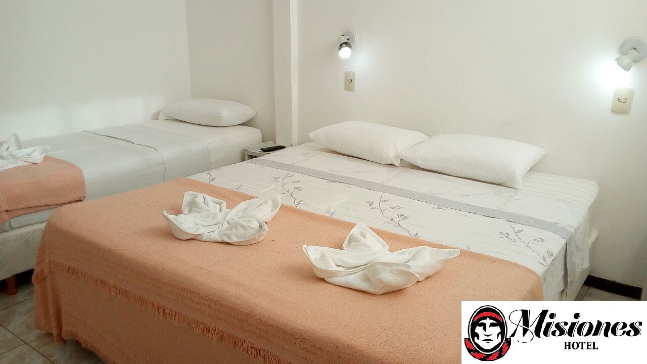 Nuevo Hotel Misiones 푸에르토이과수 외부 사진