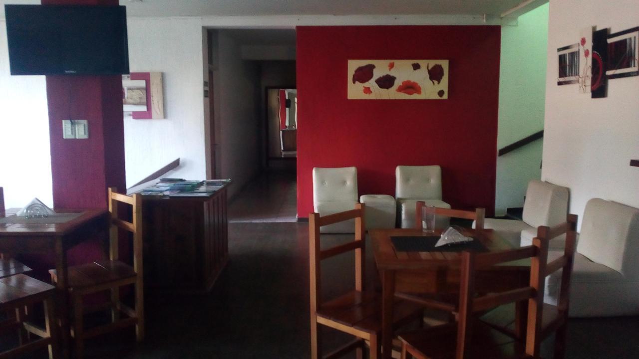 Nuevo Hotel Misiones 푸에르토이과수 외부 사진